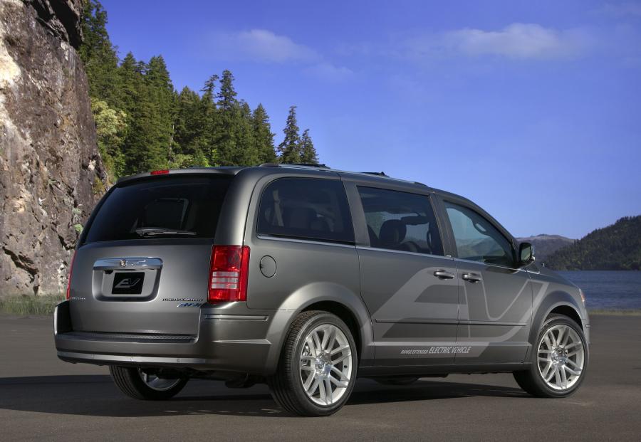  Chrysler Town & Country EV Concept 2009 года  (фото 4 из 5)